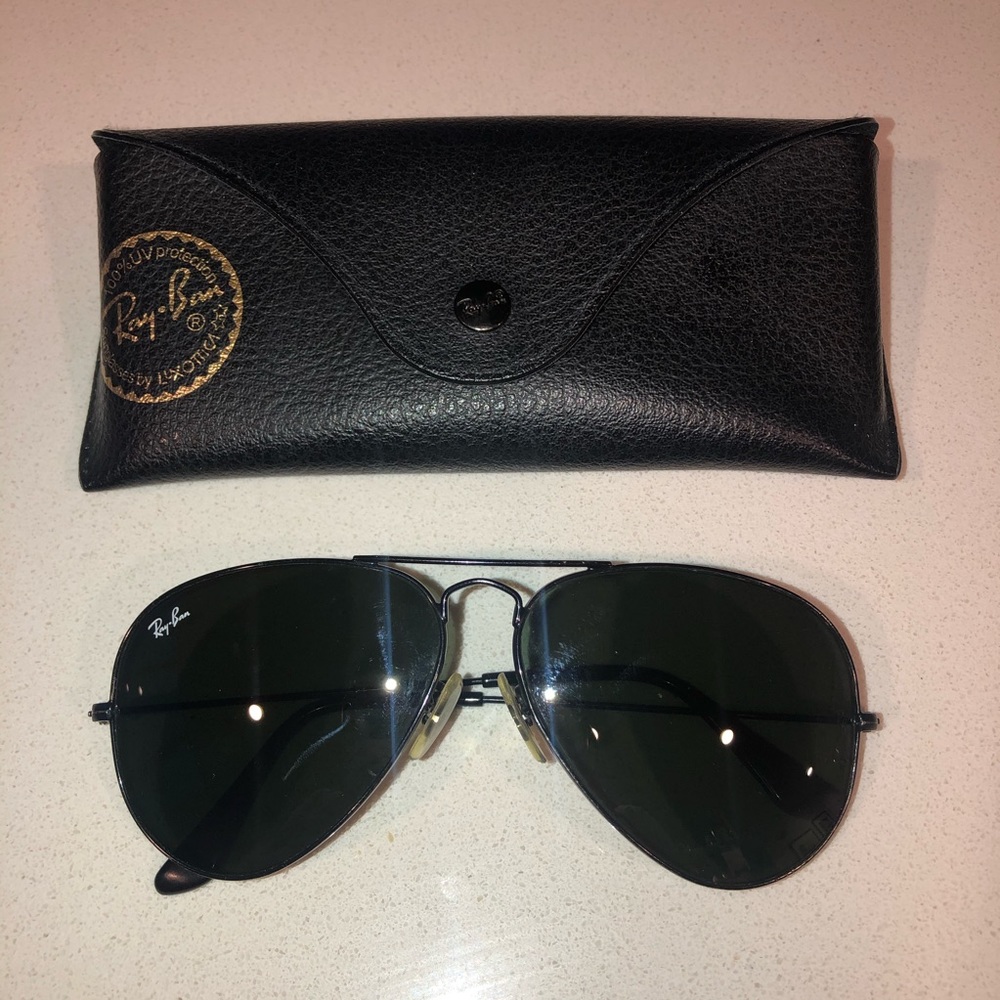 **SOLD** Ray-Ban RB3025 Aviator 50mm Lens Black